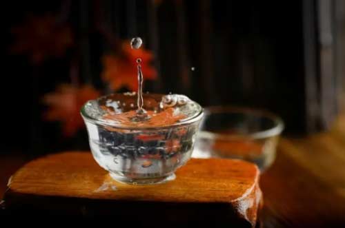 白酒害人为什么还不禁？坚持喝酒有什么好处？
